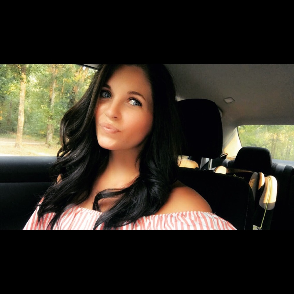 Meet your Posher, Alexis